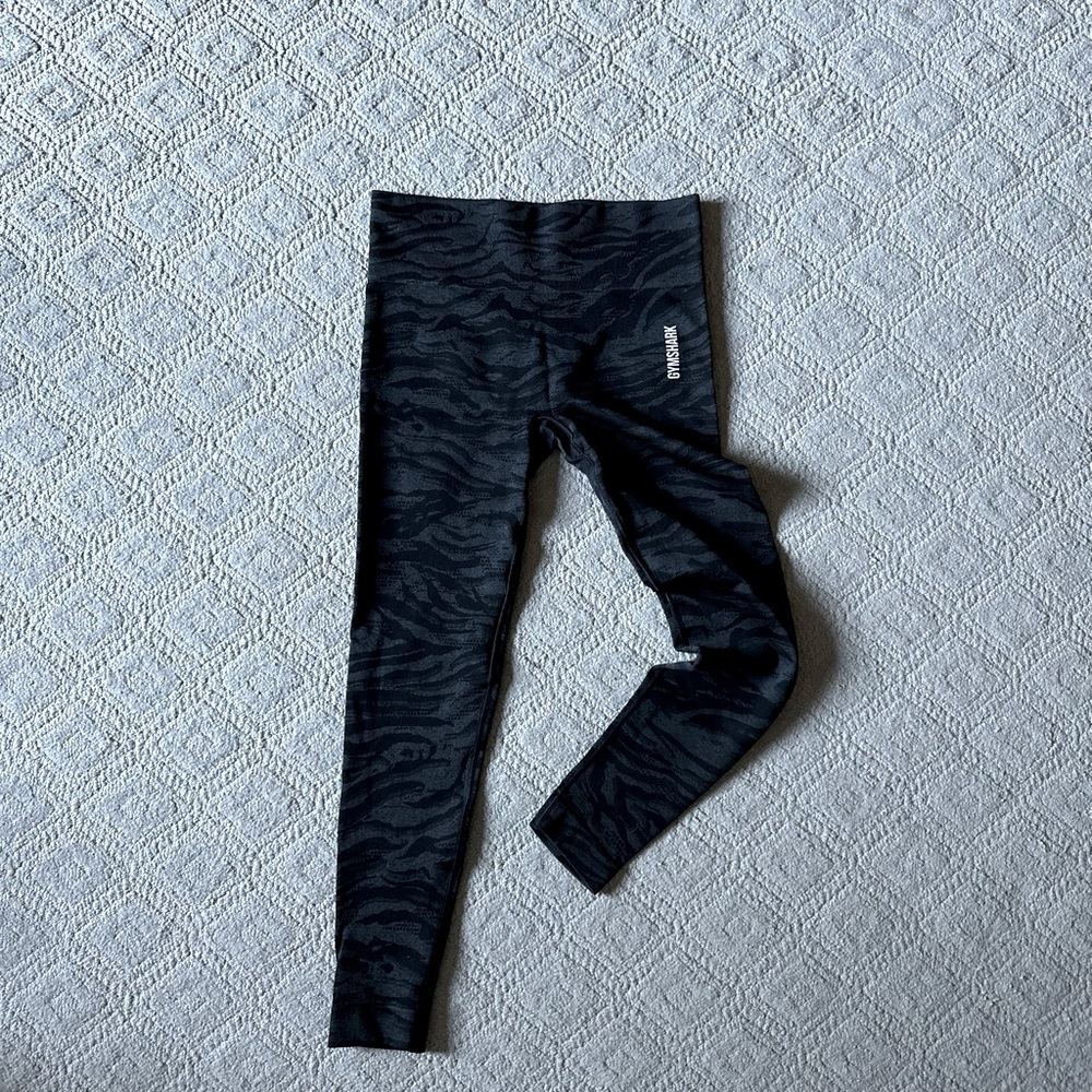 Gymshark Adapt Animal Seamless Leggings Black Zebra Color Size Medium NWOT